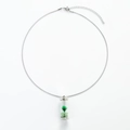 Dettaglio collana a catena serpente argento con un piccolo fiore secco verde in fiala - Acciaio Inossidabile Verde