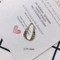 Close-up of gold plated teardrop alloy pendant with hammered texture, size 27x18mm - Gold Tiger Pattern Teardrop Accessory (10)