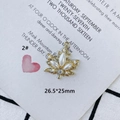 Detail of gold maple leaf charm with pearls and rhinestones on a white card - 2.65cmx2.5cm / Maple Leaf Style (2#)