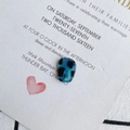 Macro-opname van marmeren hars hanger voor DIY sieraden maken met een gladde afwerking - Donkerblauw (1#)