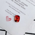 Close-up van onregelmatige hars hanger met luipaardprint voor DIY sieraden maken van oorbellen - Rood Zwart Luipaard (4#)