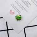 Détail de perles rondes en résine pour DIY avec texture marbrée jaune et vert - Sable Mouvant Jaune Vert (5#)