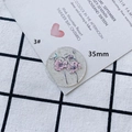 35mm heldere acryl bedel met roze bloemenborduurwerk en subtiele glitter lovertjes - Rond 35mm / Transparante Glitter Roze Floral (3#)