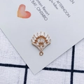 Macro detail of leaf-shaped gold alloy pendant with sparkling zircon for DIY jewelry - Clear White (2#)