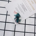 Détail de pendentif fleur en tissu avec pétales vert foncé et calotte métallique dorée - Style Patchwork (26#)