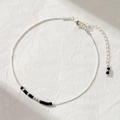 Détail de la chevillère bohème plaquée argent avec perles de cristal et fermoir mousqueton - Style Perles Noir Argent (Style E)