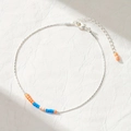 Detail eines böhmischen Silber-Fußkettchens mit bunten Kristallperlen und Karabiner - Orange Blau Rosa Perlen Stil (C-Stil)