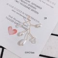 Macro detail of 44x34mm golden branch pendant with white pearls and crystal beads - Vine Design With Water Drop Pearl (2#)
