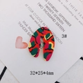 Detalle de pendientes con patrón de pintura al óleo abstracto y acabado mate - Forma de U Estampado de Leopardo Contraste Rojo Verde(3#)