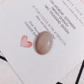 Vue macro d'un charm ovale poli couleur nude pour la création de bijoux DIY - 4# Café Clair