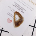 Dettaglio di ciondolo in resina effetto marmo a goccia per creazione di gioielli DIY - Marmo Marrone Profondo (7#)