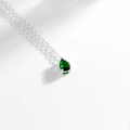 Elegante collana in acciaio inossidabile con ciondolo in gemma verde taglio pera - Argento-Maggio