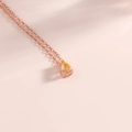 Elegante collana in oro rosa con ciondolo in pietra portafortuna gialla a forma di pera - Oro Rosa-Novembre