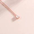 Elegante collana in oro rosa con ciondolo in opale bianco a forma di goccia d'acqua - Oro Rosa-Ottobre