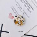 Makroansicht von 24mm runden Schildpatt-Resin-Anhängern für DIY-Schmuckherstellung - 24*24mm / Gelb Weiß Marmor Rundscheibe (KP2465-2)