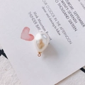 Dettaglio pendente con perla bianca a goccia e gancio dorato per creazione orecchini DIY - Ciondolo a Goccia (1#) / Bianco
