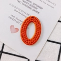 Oranger ovaler Acryl-Anhänger im Rattan-Stil mit Webstruktur für DIY-Ohrringe - Goldorange