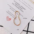 Nahaufnahme des goldenen, unregelmäßigen Tropfenanhängers aus Metall, 32x8mm für DIY-Schmuck - Gold Flaschenkürbis-Metallrahmenstil (10#)