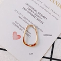 Detailaufnahme des 33x22mm goldenen ovalen Metallanhängers für DIY-Schmuckherstellung - Gold Unregelmäßiger Ovaler Rahmenstil (12#)