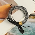 Schickes rundes Armband-Set mit bunter Schleife und Goldakzenten für Damenmode - Schwarz