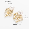 Élégantes boucles d'oreilles éventail en perles dorées pour femmes avec détails de taille - Style Perle Artificielle Strass en Forme d'Éventail (YLEH-0055-H66) / Or