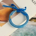 Dreiteiliges Set blauer Glitzer-Armreifen mit Satinschleife und goldenem Verschluss - Dunkelblau