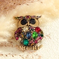 Vintage owl brooch with colorful rhinestones on an antique gold metal base - Multicolor (YLXZ-0050-colors)