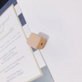 Cuenta cuadrada de silicona rosa carne con agujero para joyería DIY y mordedores - Color Piel