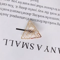 Goldener drahtumwickelter Dreieckanhänger mit Kristallperle für DIY-Schmuckherstellung - Dreieck