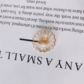 Ciondolo a fiore in filo d'oro KC fatto a mano con struttura intrecciata complessa - A forma di petalo