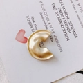 Dettaglio di ciondoli per orecchini a forma di C in oro opaco con finitura increspata - Onda Irregolare in Oro Opaco (4#)