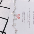 Zilveren golvende schakelarmband met massieve ster-bedeltjes op witte displaykaart - Sterstijl (3# Zilver)
