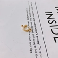 Goldener C-förmiger Anhänger mit weißen Perlen und Doppelringen für DIY-Schmuck - Perlenbesetzter Buchstabe C Anhänger