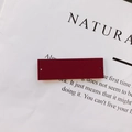 Etichetta rettangolare in pelle rosso scuro con fori per gioielli e accessori fai da te - Rosso