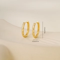 Detailansicht der 2,2 cm vergoldeten Creolen mit mikrogepflasterten Zirkoniasteinen - Feiner Zirkonia Reifen-Stil (P31443Wk4)