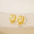 Vista de detalle de pendientes de aro dorados trenzados con dimensiones precisas - Patrón Cadena Cubana-Oro(P31533k4)