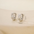 Vista detallada de pendientes de aro plateados con textura y medidas en cm y pulgadas - Patrón Tejido Retorcido-Plata(P31515bkb)