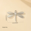 Detailansicht eines Libellenanhängers mit Maßen 1,7cm Höhe und 2,2cm Breite - 1 Stück / Weissgold Libelle (MYPJ66038)