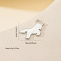 Macro-opname van een 1,8 cm gepolijste eenhoorn hanger met maat- en gewichtsgegevens - 1 Stuk / Platina Silhouet Eenhoorn (MYXL12035)