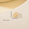 Macro detail of irregular gold metal bead showing 0.9cm height and reflective texture - 1 Piece / Irregular Shape (MYP22043) / Gold
