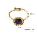 Vista detallada de anillo ajustable dorado con gema negra facetada y dimensiones - Gema Negra Facetada (Ágata Negra) / Ágata negra