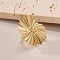 Anello in oro con motivo a onde irregolari in acciaio inossidabile placcato 14k lucido - Petali Piegati