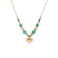 Détail du collier pendentif cœur avec chaîne dorée et perles vertes pour femme - Vert (Collier d'Agate Verte)