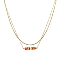 Dettaglio della collana a doppio strato in oro 18K con perline di pietra rossa - Oro Caffè (YN1036G-CFE)