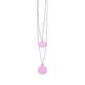 Dettaglio della collana a doppio strato in acciaio inossidabile con ciondoli smiley rosa - Argento-Rosa Chiaro