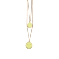 Dettaglio della collana dorata a due strati con ciondoli smiley verde lime - Oro-Verde Chiaro