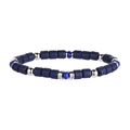 Detalle de cuentas cilíndricas azul marino y espaciadores plateados en la pulsera mate - Azul marino
