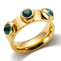 Anello placcato oro 18K con tre castoni esagonali e pietre preziose verde smeraldo - Oro-Zirconia Verde-Esagono