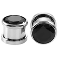 Makroaufnahme von Tunnel-Ohrsteckern aus Edelstahl mit schwarzem Zirkon-Inlay - 10mm / Schwarzer Zirkon