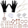 Détail d'un kit de perçage 47 pièces avec bijoux rose doré, aiguilles et accessoires - Set de 47 pièces / Disque Or Rose